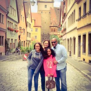 Meet your Posher, Dena